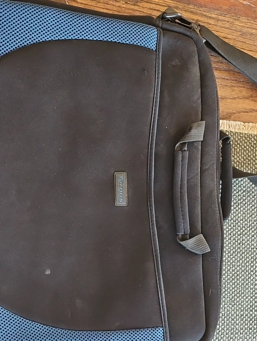Black and Blue Men's Laptop Messenger Bag - Slim Carry Case